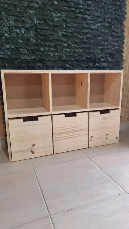 Mueble con cubos y cajones